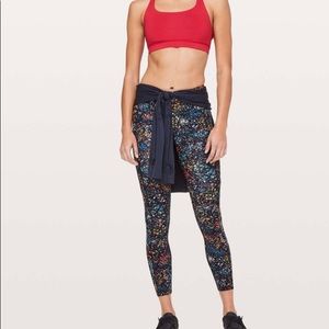 Lululemon Invigorate High-rise tight 25” Foliage Overlay size 8